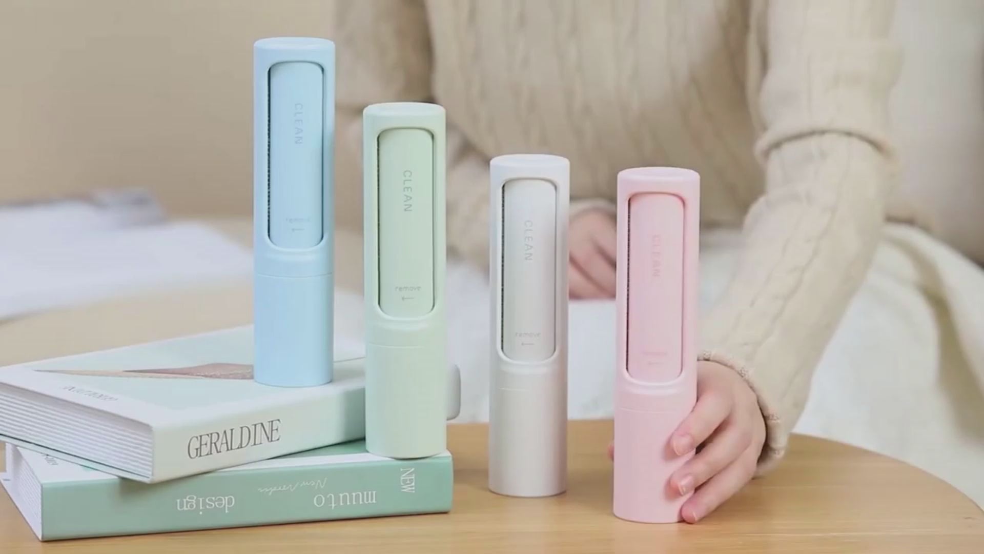 Reusable 2-in-1 Pet Hair Remover Brush Self-Cleaning
